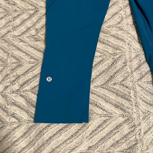 Lululemon Fast Free HR Crop 19”L Reflective Size 6 Blue Lagoon leggings - Picture 6 of 12